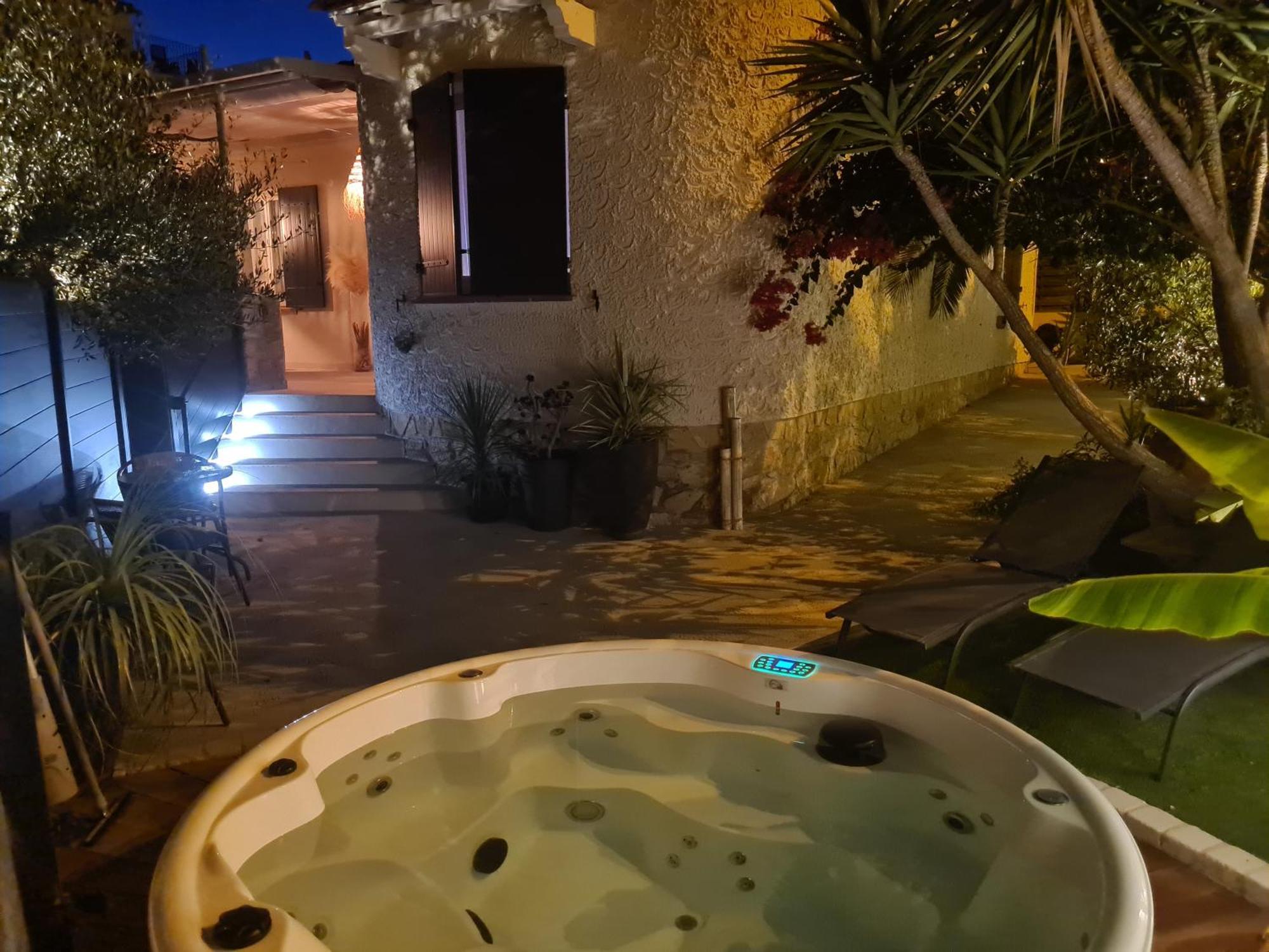 L'Oursinade - Jolie Maison Avec Jacuzzi Et Jardin バンドール エクステリア 写真